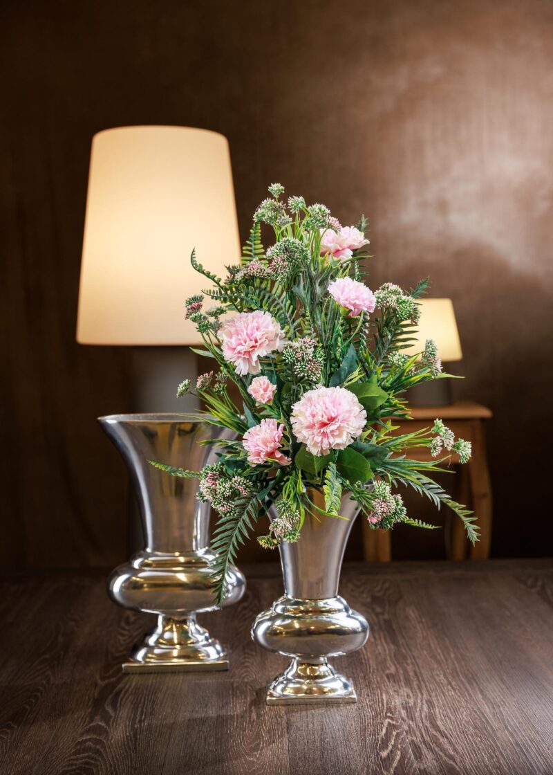 Mazzo fiori artificiali per loculo con Garofani rosa in vaso